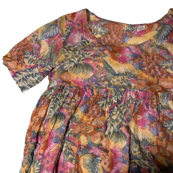 Unique Vintage Floral Short Sleeve Girl Flowy Tunic Top - Picture 4 of 5
